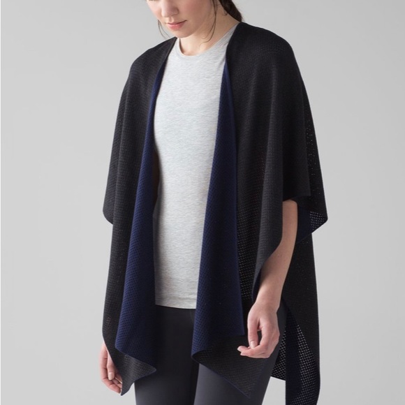 Lululemon Mandala Wrap BLACK - Picture 2 of 5